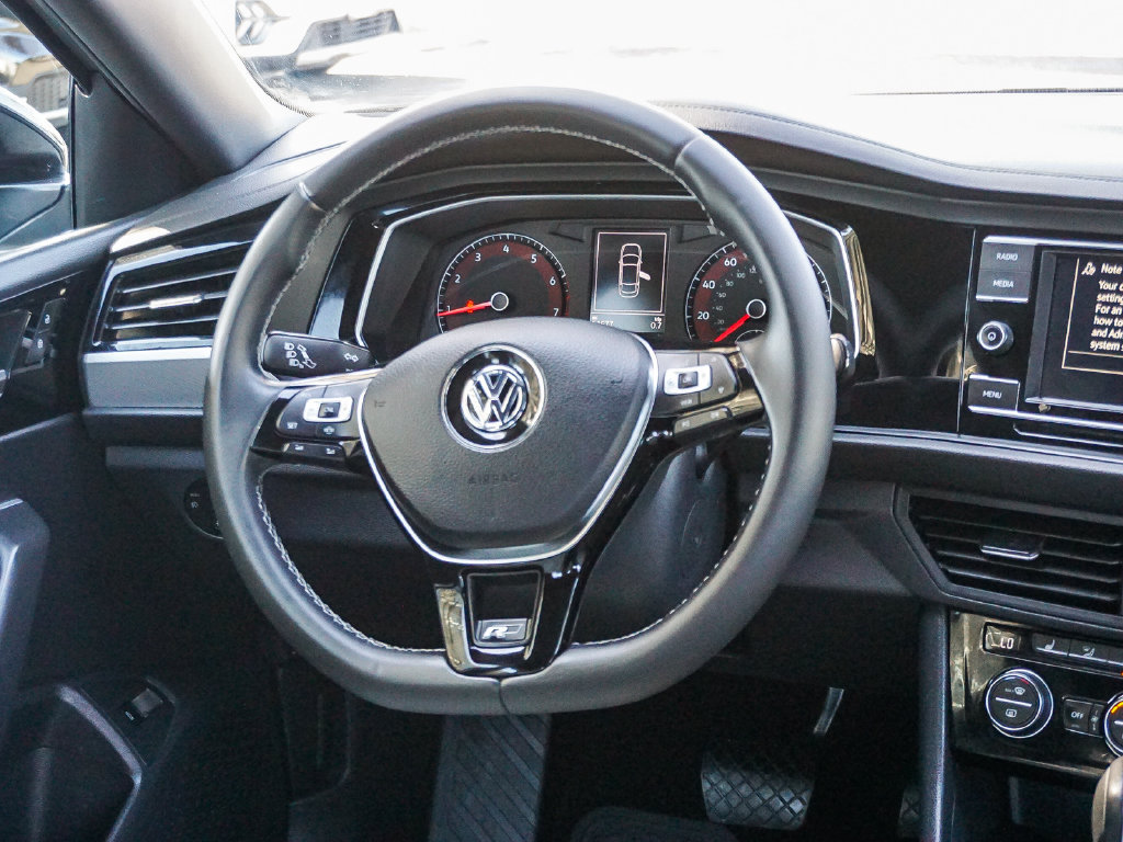 Used 2020 Volkswagen Jetta SE FWD image 17