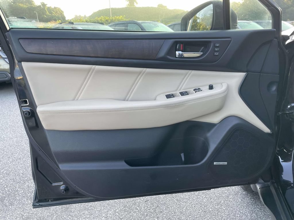Used 2019 Subaru Outback 2.5i Limited w/ Popular Package #2 AWD/4WD image 5