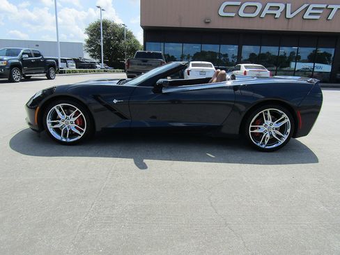 Used 2014 Chevrolet Corvette Stingray Convertible w/ 2LT Preferred Equipment Group RWD image 8