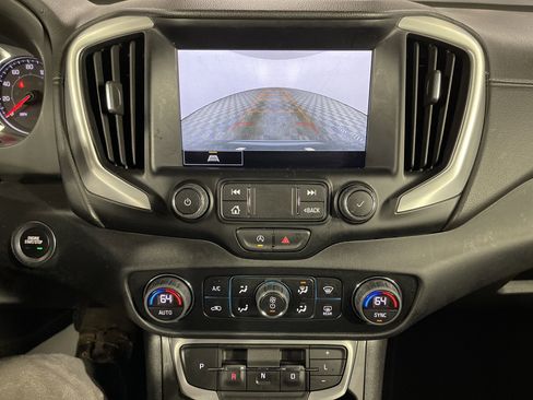 Used 2023 GMC Terrain SLT image 24