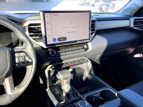 Used 2024 Toyota Tundra Limited image 6