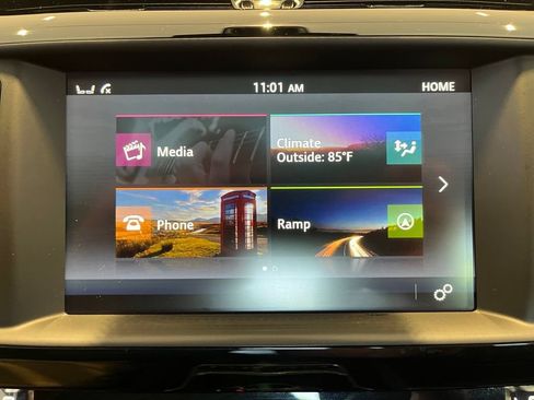 Used 2018 Jaguar XE Premium AWD/4WD image 46