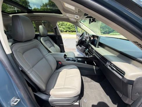 Used 2025 Lincoln Corsair AWD w/ Equipment Group 101A image 24