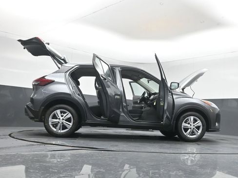 Used 2024 Nissan Kicks S image 40