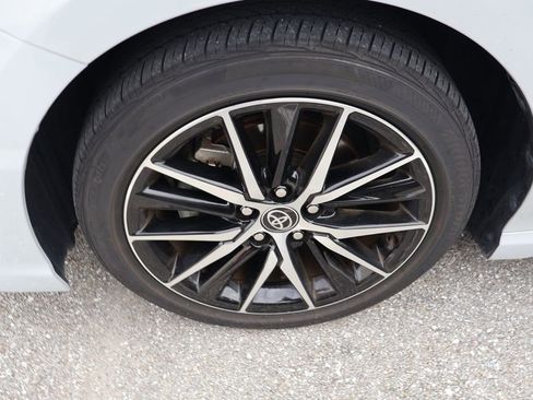 Used 2023 Toyota Camry SE FWD image 4
