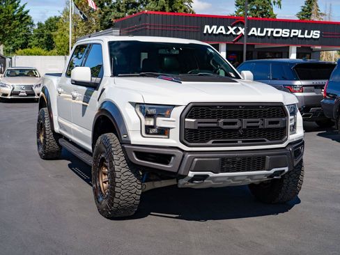 Used 2017 Ford F150 Raptor w/ Equipment Group 802A Luxury AWD/4WD image 2