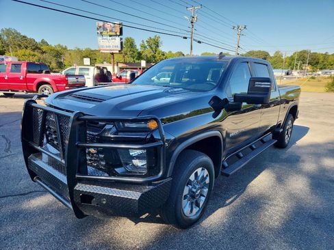 Used 2022 Chevrolet Silverado 2500 Custom w/ Custom Value Package image 4