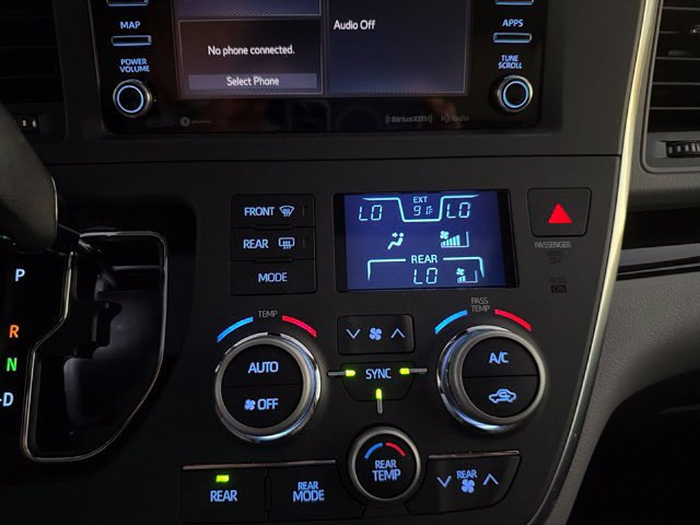 Used 2019 Toyota Sienna XLE FWD image 17