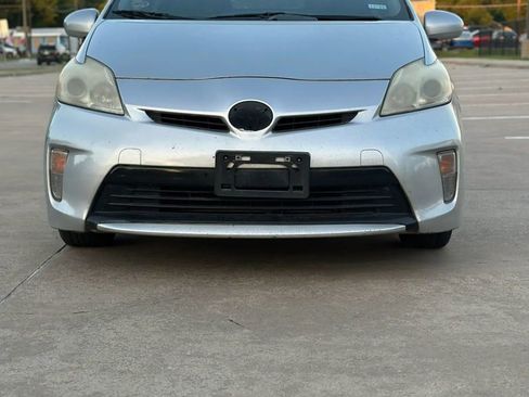 Used 2014 Toyota Prius Three FWD image 2