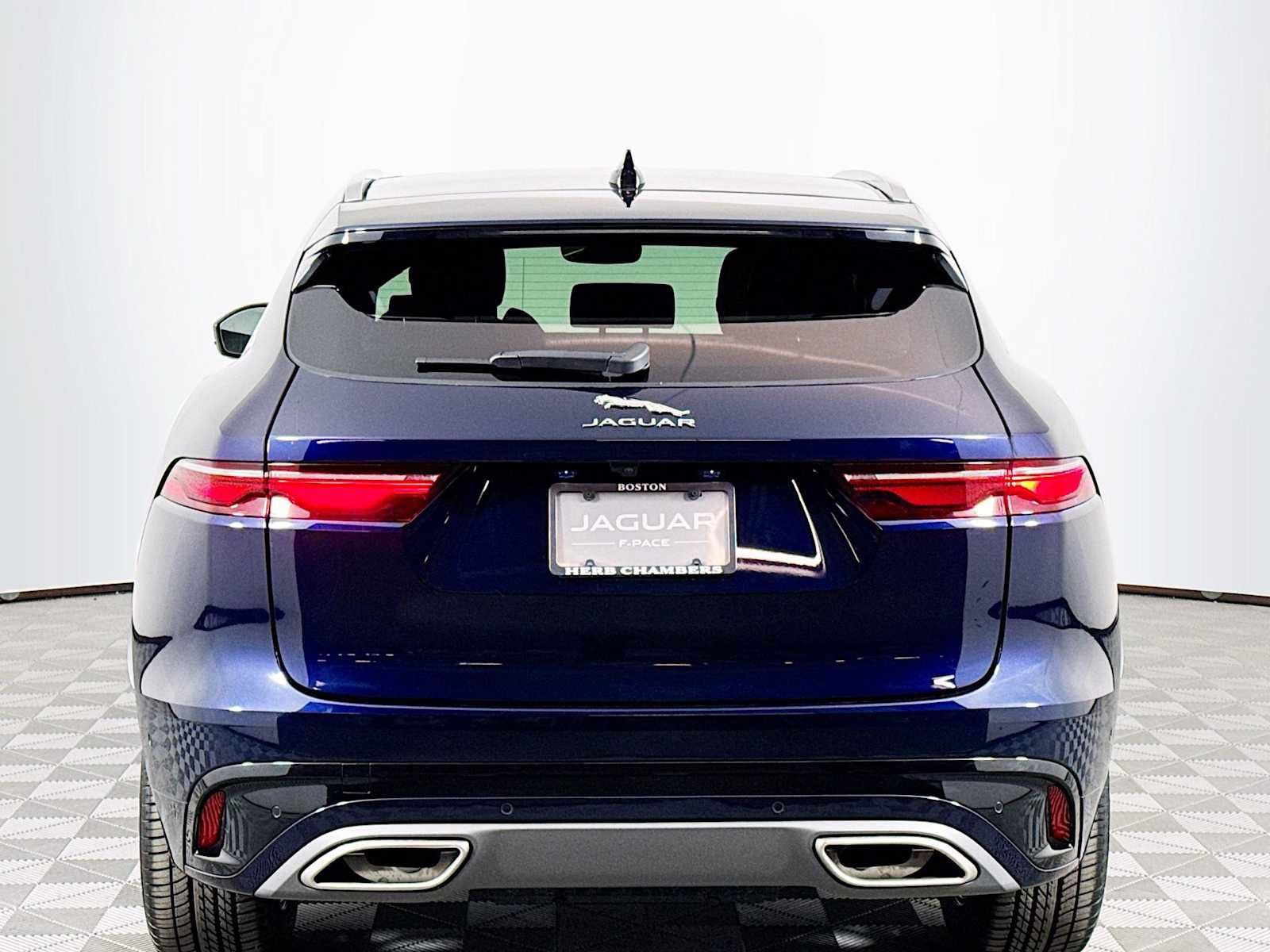 New 2025 Jaguar F-PACE R-Dynamic S AWD/4WD image 6
