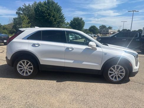 Used 2022 Cadillac XT4 Luxury AWD/4WD image 4