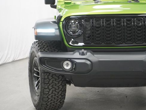 Used 2025 Jeep Wrangler Sport AWD/4WD image 6