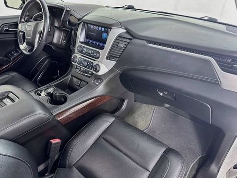 Used 2017 GMC Yukon SLT w/ Premium Edition RWD image 38