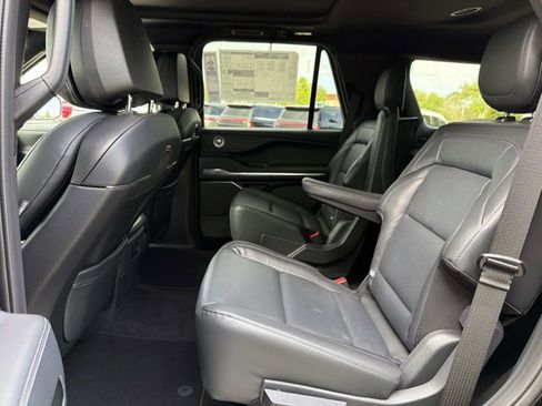 New 2026 Lincoln Navigator Reserve AWD/4WD image 15