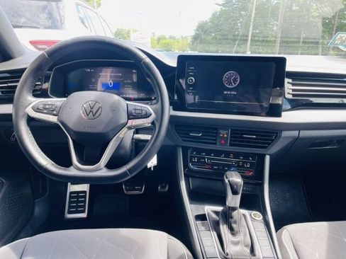 Used 2025 Volkswagen Jetta Sport FWD image 17