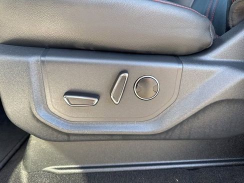 Used 2024 Ford Expedition Limited image 19