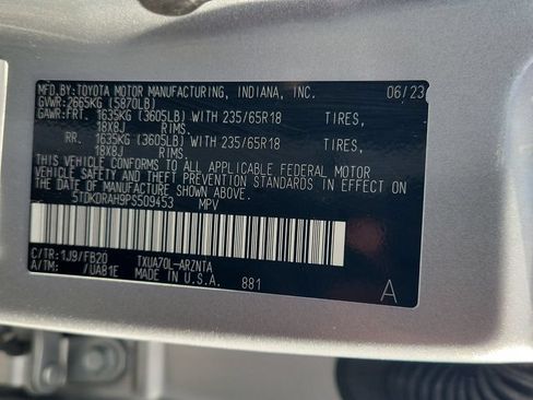 Used 2023 Toyota Highlander LE FWD image 24