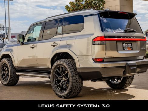 Used 2026 Lexus GX 550 w/ Accessory Package (2T) image 7