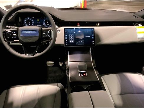 New 2026 Land Rover Range Rover Evoque Dynamic SE image 5