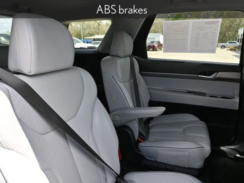 Used 2024 Hyundai Palisade SEL image 29