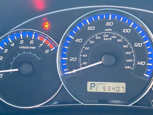 Used 2011 Subaru Forester 2.5X Premium w/ All-Weather Pkg image 19