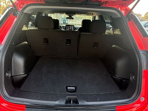 Used 2025 Chevrolet Blazer LT image 32