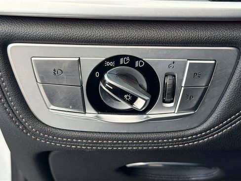 Used 2019 BMW 740i w/ Executive Package image 35