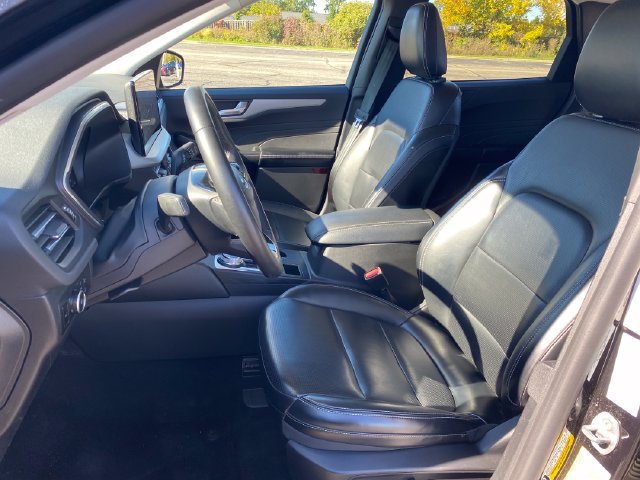 Used 2024 Ford Escape Platinum AWD/4WD image 16