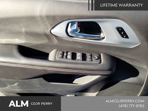 New 2026 Chrysler Pacifica Limited w/ S Appearance Package FWD image 31