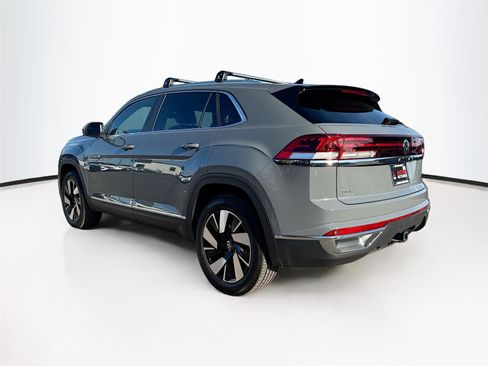 Used 2024 Volkswagen Atlas Cross Sport SEL image 5