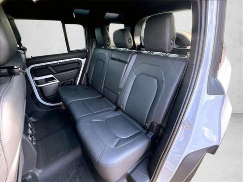 Used 2023 Land Rover Defender 110 SE image 25