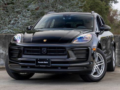 Certified 2025 Porsche Macan image 1