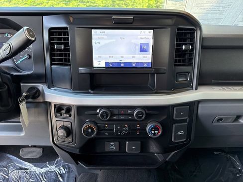 Used 2025 Ford F250 XLT AWD/4WD image 17