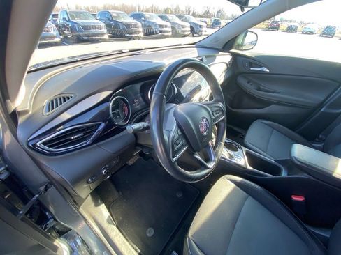 Used 2022 Buick Encore GX Select w/ Sport Touring Package image 9