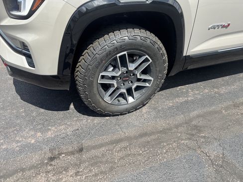 New 2027 GMC Terrain AT4 w/ Convenience Package III AWD/4WD image 11