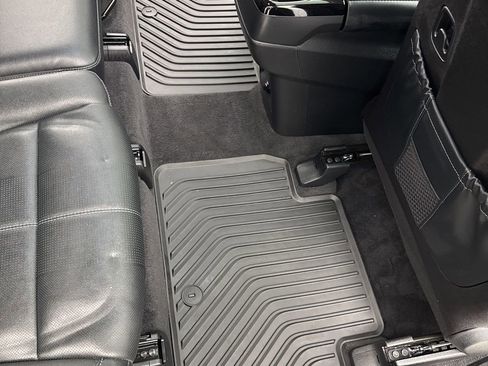 Used 2025 Kia Telluride EX image 36