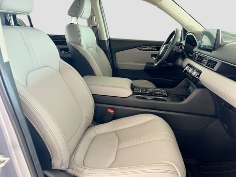 Used 2025 Honda Pilot Touring image 32