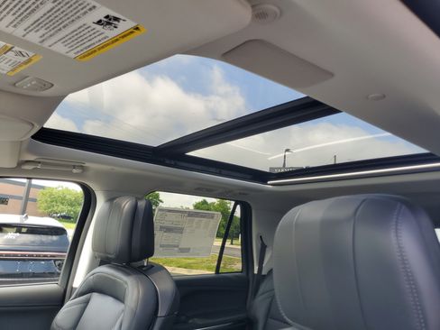 New 2027 Lincoln Navigator L Reserve AWD/4WD image 11