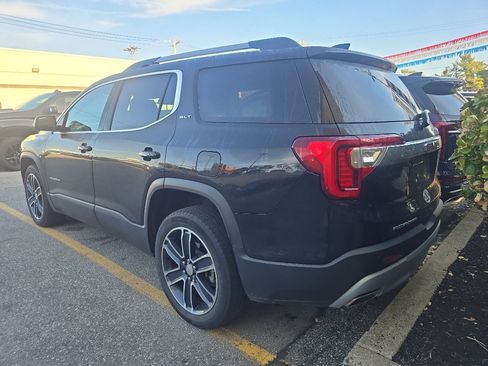 Used 2021 GMC Acadia SLT w/ Premium Package image 4