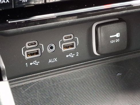 Certified 2025 Jeep Grand Cherokee Altitude AWD/4WD image 25