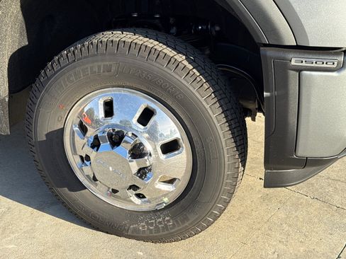 New 2026 GMC Sierra 3500 Denali Ultimate w/ LPO, Black Badging Package image 6