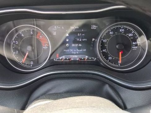 Used 2019 Jeep Cherokee Limited w/ Luxury Group AWD/4WD image 11