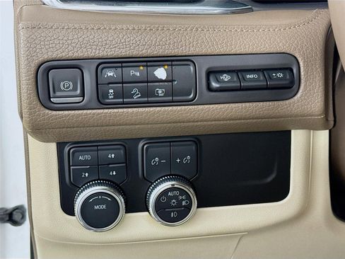 Certified 2023 GMC Yukon XL Denali AWD/4WD image 10