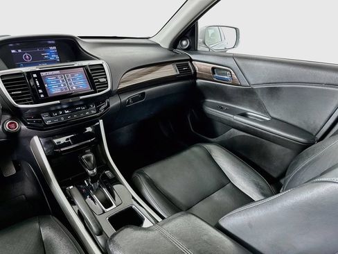 Used 2016 Honda Accord Touring image 20
