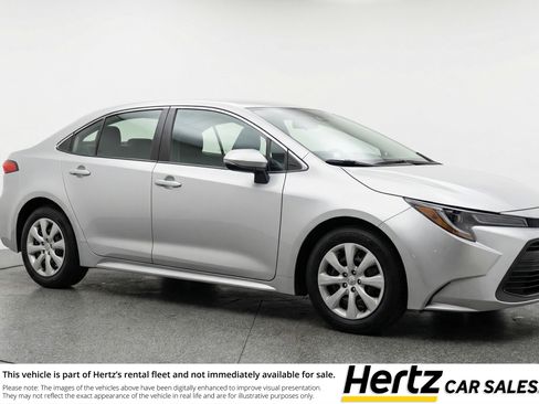 Used 2025 Toyota Corolla LE FWD image 1
