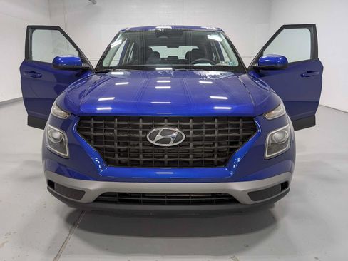 Used 2023 Hyundai Venue SE FWD image 15