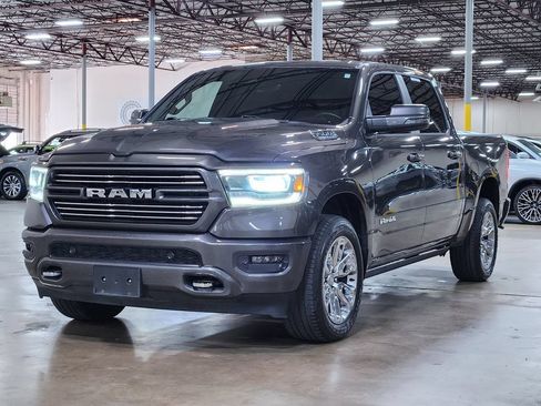 Used 2024 RAM 1500 Laramie AWD/4WD image 4
