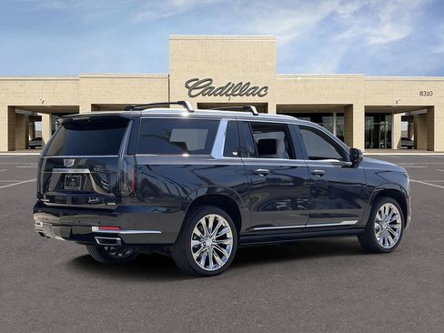 Certified 2026 Cadillac Escalade ESV Platinum Luxury w/ LPO, Radiant Package AWD/4WD image 5