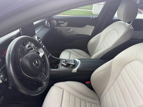 Used 2017 Mercedes-Benz C 300 4MATIC Sedan image 4