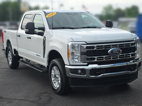 Used 2025 Ford F250 XLT AWD/4WD image 11